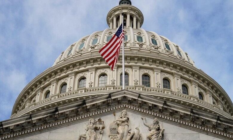 مجلس الشيوخ الأمريكي يقر صفقة تمويل الحكومة بدعم من ترامب