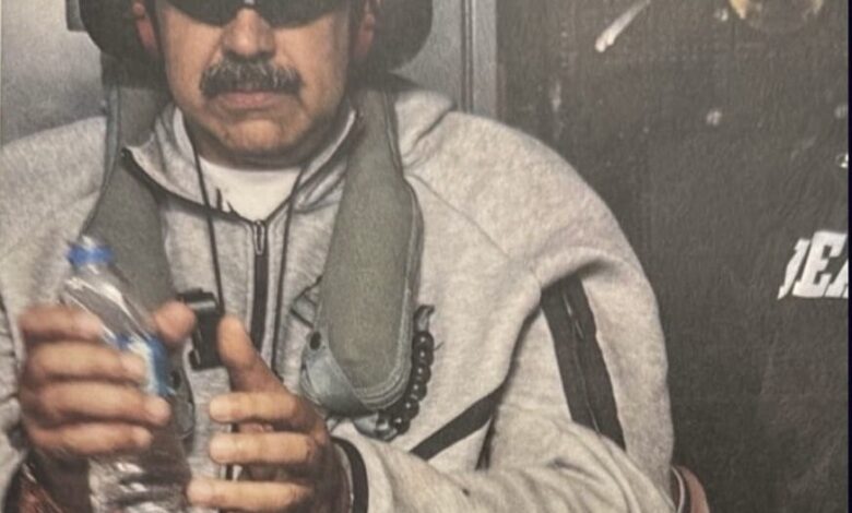 وصول مادورو إلى نيويورك بعد اعتقاله في عملية أمريكية بكاراكاس