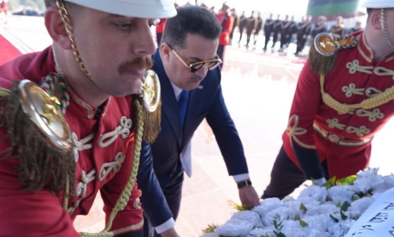 عيد الجيش: السوداني يضع إكليلاً على نصب الجندي المجهول في الذكرى 105