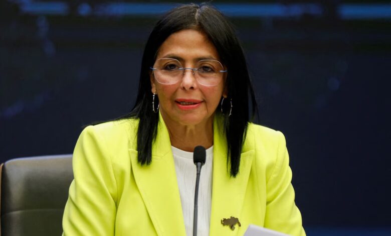 تعيين رئيس البنك المركزي السابق نائباً لرئيس فنزويلا لقيادة الاقتصاد