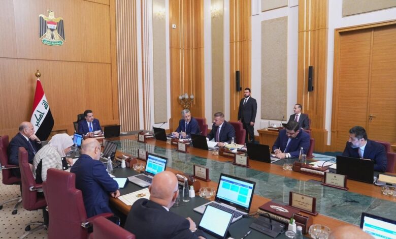 مجلس الوزراء يقر تصدير 75% من النفط الأسود وإلزام التربية بتطبيق قانون الخدمة الجامعية