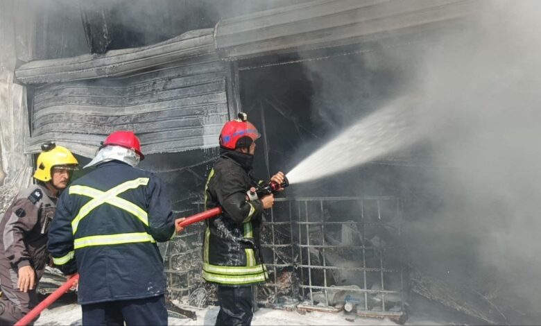 اندلاع حريق كبير في كراج سيارات بالعلاوي والدفاع المدني ينشر 6 فرق للإخماد