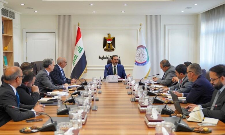 وزير الصناعة يقود اجتماعاً حكومياً مشتركاً لتعظيم إيرادات الدولة وتحسين الأداء