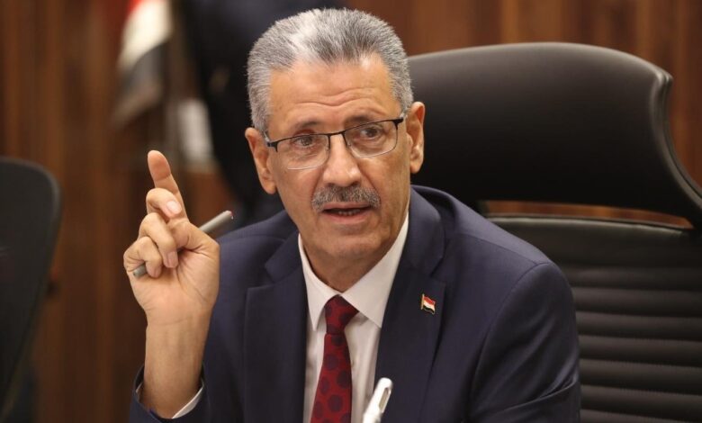 وزير النفط العراقي يؤكد الحفاظ على حوافز العاملين في القطاع النفطي