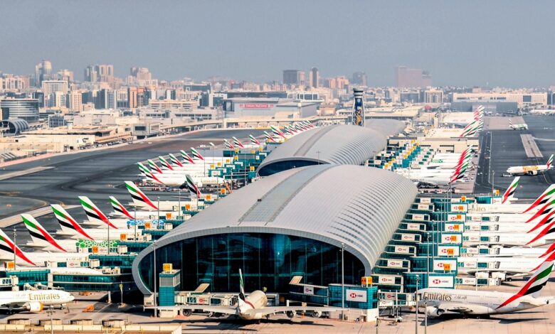 استئناف الرحلات تدريجياً في مطار دبي الدولي بعد التعليق المؤقت للطيران