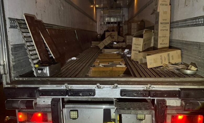 الجمارك العراقية تضبط شاحنات تهريب محملة بالسجائر والأغذية المجمدة