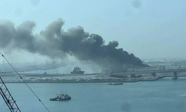 أبوظبي تعلق عمليات الغاز بعد سقوط شظايا صاروخية