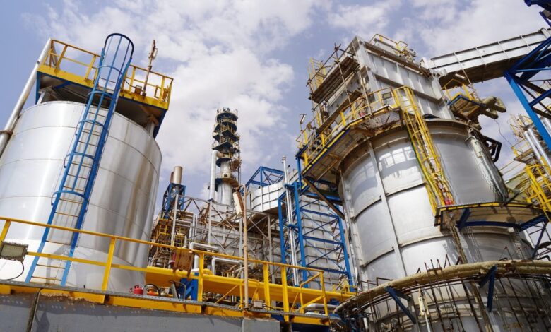 تأمين النفط الخام للمصافي: وزارة النفط تضمن تجهيز المنتجات النفطية بلا انقطاع