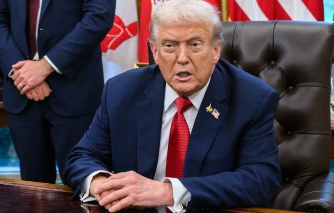 ترامب يهدد بمواصلة الهجمات على إيران لمدة 5 أسابيع