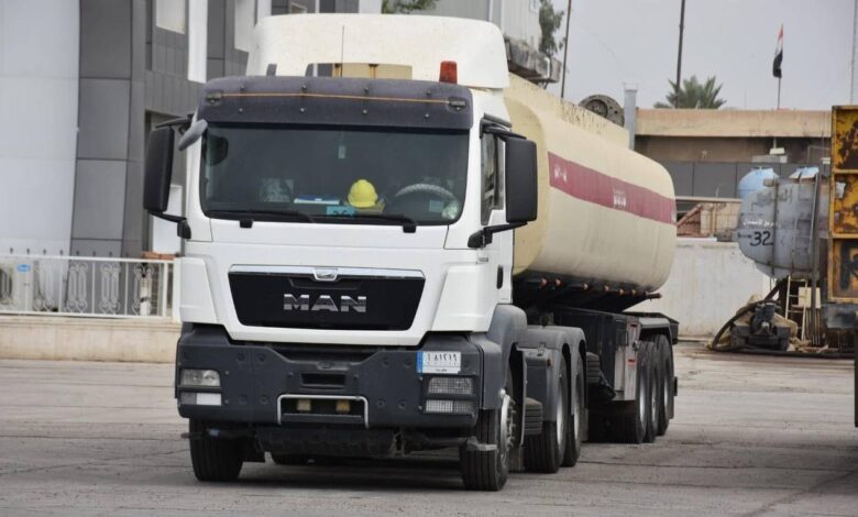 الأنبار تعلن قدرتها على تصدير 200 ألف برميل نفط يومياً عبر المنافذ البرية