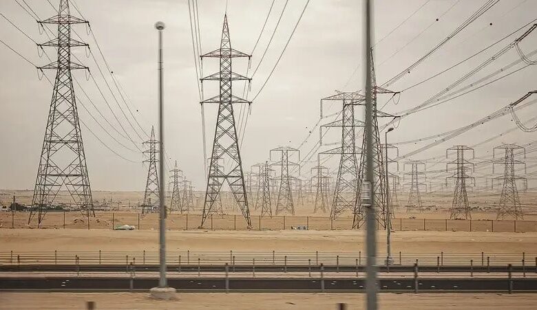 الكويت: خروج خطوط الكهرباء من الخدمة بسبب الشظايا الجوية