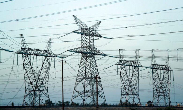 وزارة الكهرباء تعلن استنفاراً شاملاً استعداداً لموجة الأمطار القادمة