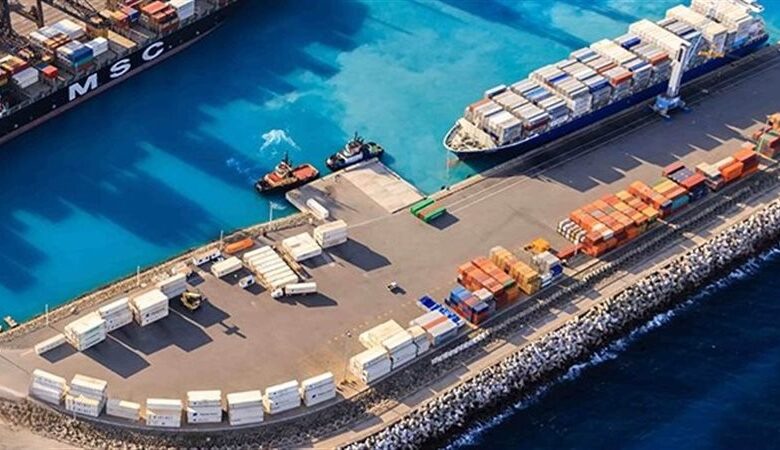 هجوم مسيرات معادية على ميناء الشويخ الكويتي – أضرار مادية دون إصابات