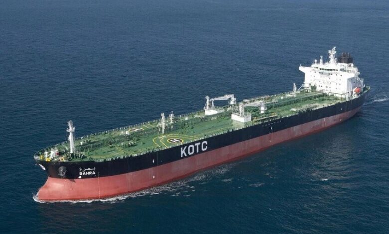 إخماد حريق ناقلة النفط الكويتية في دبي بعد هجوم طائرة مسيرة دون إصابات