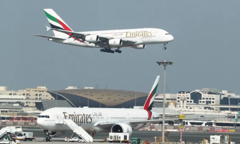 طيران الإمارات يستأنف رحلاته في مطار دبي بعد توقف مؤقت