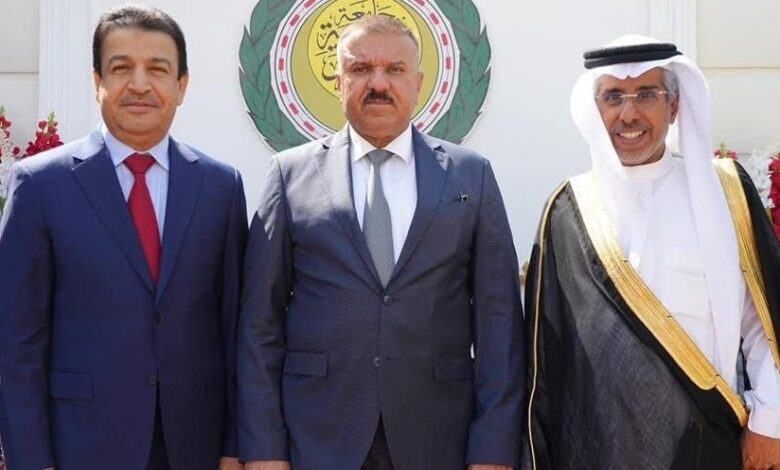 وزير الداخلية العراقي يحصل على وسام الأمن العربي تقديراً لجهوده الأمنية