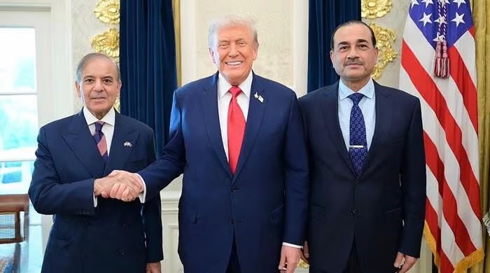 ترامب يتجه لباكستان لإتمام اتفاق إسلام آباد مع إيران