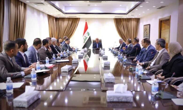 اجتماع موسّع برئاسة وزير الصحة لتطوير خدمات الضمان الصحي وتوسعتها