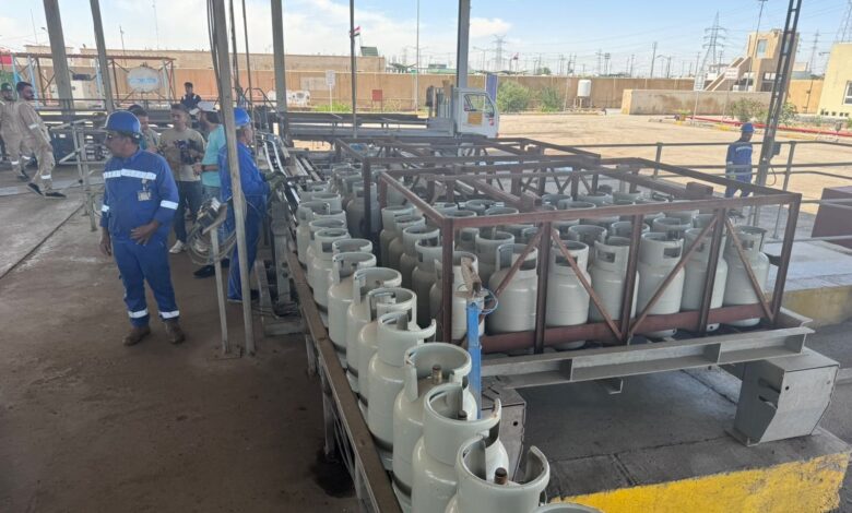 البصرة تؤكد توفر أسطوانات الغاز بالسعر الرسمي وتنفي وجود أزمة في التجهيز