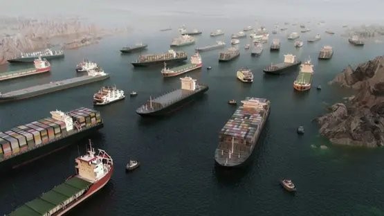 أزمة ملاحية حادة في مضيق هرمز مع تعليق أكثر من 600 سفينة تجارية