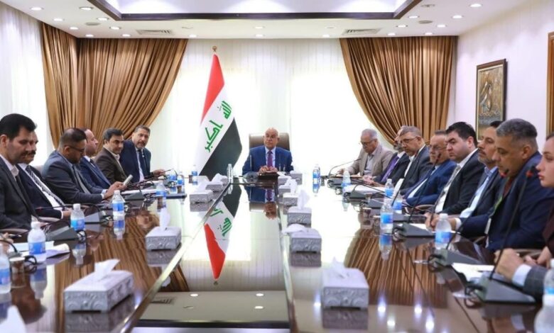 وزير الصحة يطالب بتسريع إنجاز المشاريع الصحية وحل عقبات الشركات المنفذة