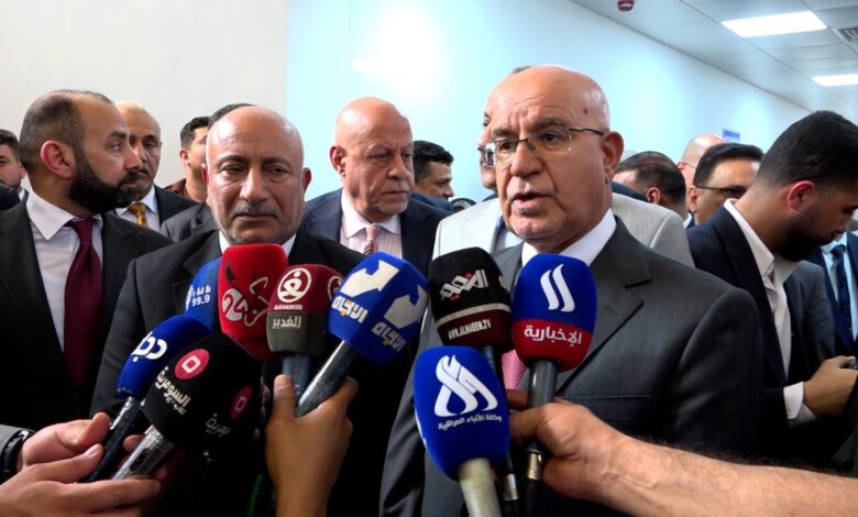 وزير الصحة يدشن مستشفى الزهراء ويضع الحجر الأساسي لمستشفى الهندية في كربلاء