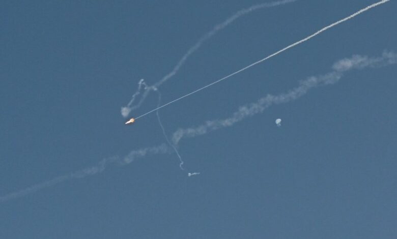 الدفاعات الجوية الإماراتية تواجه هجمات متعددة بنجاح