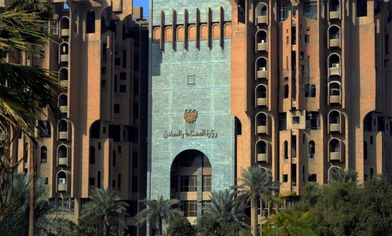 العراق يسعى لتنشيط الصناعة الوطنية بـ 234 عقد شراكة جديد