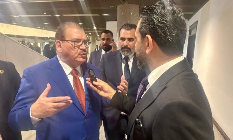 وزير التربية عبطان يعد بتطوير البنية التحتية ودعم المعلمين العراقيين