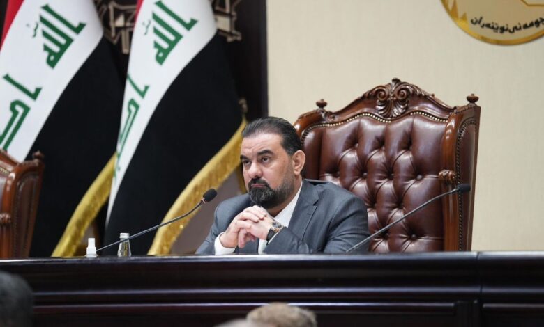 الحلبوسي يؤكد دعم البرلمان العراقي لتشريعات حقوق العمال في عيدهم العالمي