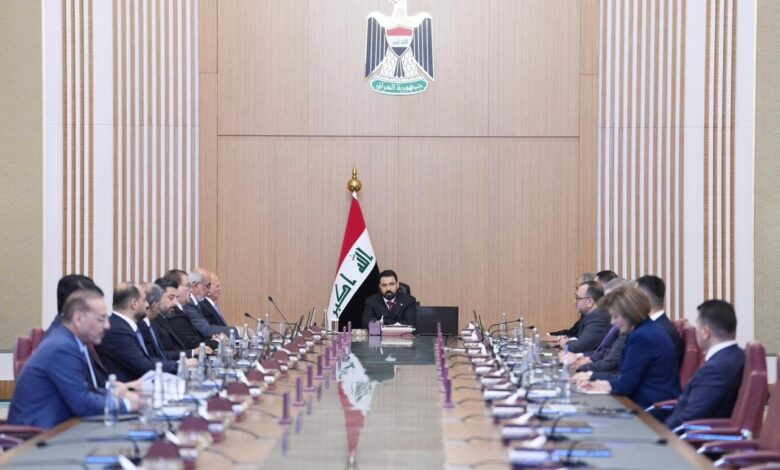 علي الزيدي يباشر مهامه كرئيس وزراء ويعقد أول جلسة لمجلس الوزراء