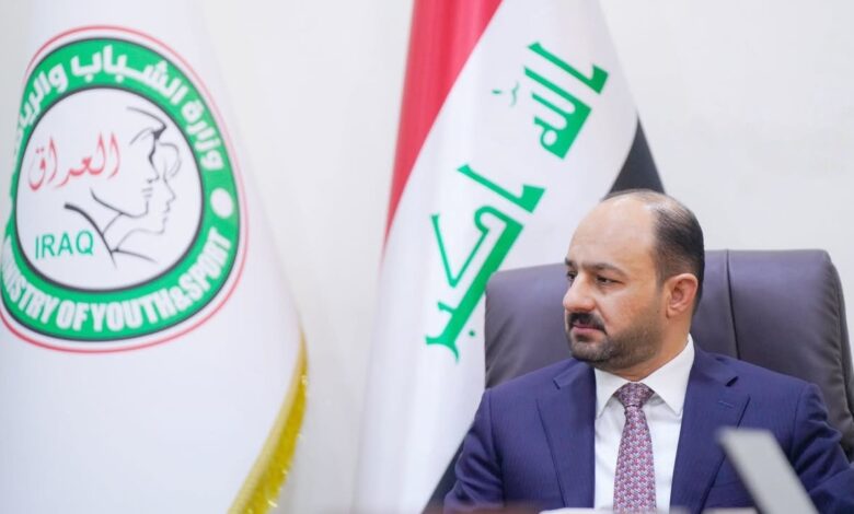 وزير الشباب يبارك انتخاب يونس محمود رئيساً لاتحاد الكرة العراقي
