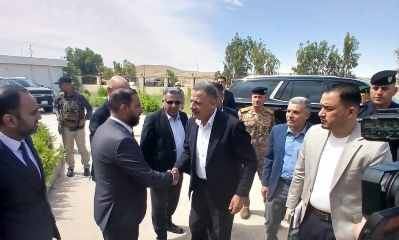 وزير الموارد المائية يشرف على إطلاقات مياه نهر الفرات من سد حديثة