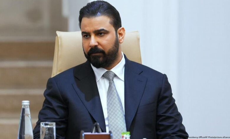 الشيخ منصور بن زايد يهنئ رئيس الوزراء العراقي بعيد الأضحى المبارك