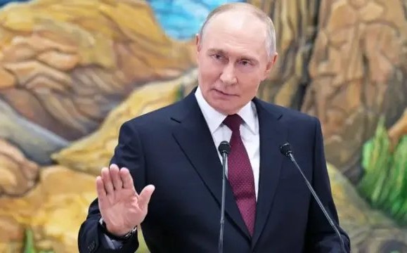 بوتين يقبل مقترح ترامب لتمديد الهدنة وتبادل الأسرى مع أوكرانيا
