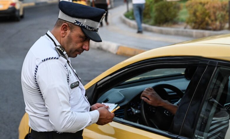 مدير المرور العام يلزم المفارز بتصوير المخالفات فوراً ويتعاقد على كاميرات محمولة للضباط