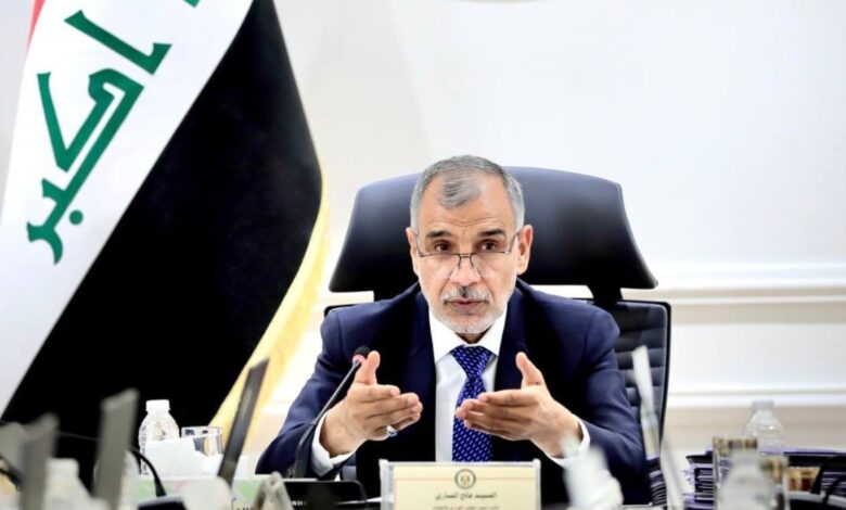 وزير المالية يوجه بمنح العلاوات والترفيعات المستحقة لموظفي الدولة