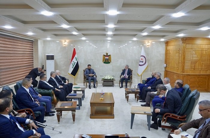 وزير الاتصالات يزور هيئة الإعلام ويناقش منح تراخيص ستارلنك في العراق