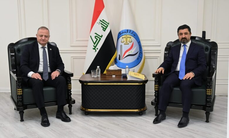 وزير العدل العراقي والسفير الجورجي يناقشان اتفاقية نقل المحكومين بين البلدين