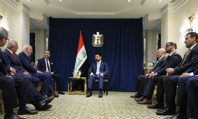 الزيدي يبحث في واشنطن تعزيز العلاقات مع سفراء أمريكيين سابقين لدى العراق