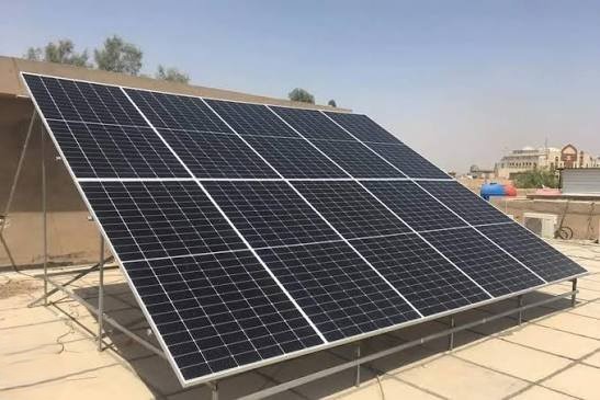 تطوير خطوط إنتاج الألواح الشمسية في العراق بالتعاون مع شركات عالمية