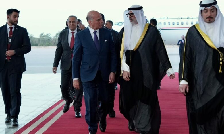 فؤاد حسين يصل الكويت على رأس وفد رفيع لبحث العلاقات الثنائية