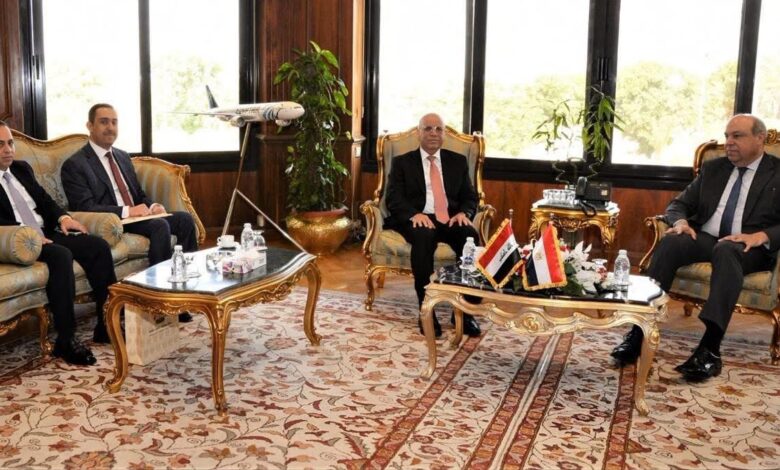 العراق ومصر يناقشان تعزيز التعاون في مجال الطيران المدني