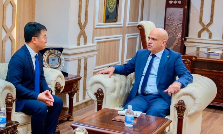 وزارة النفط تبحث خطط زيادة الإنتاج النفطي في حقل شرقي بغداد