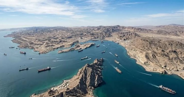 عمان تكشف عن قرب الإعلان عن ممر آمن في مضيق هرمز