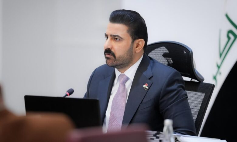 رئيس الوزراء يكلّف وكلاء الوزارات الشاغرة بحضور جلسات مجلس الوزراء