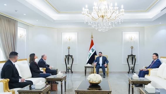 الحلبوسي يستقبل السفير الأسترالي لبحث آفاق التعاون المشترك