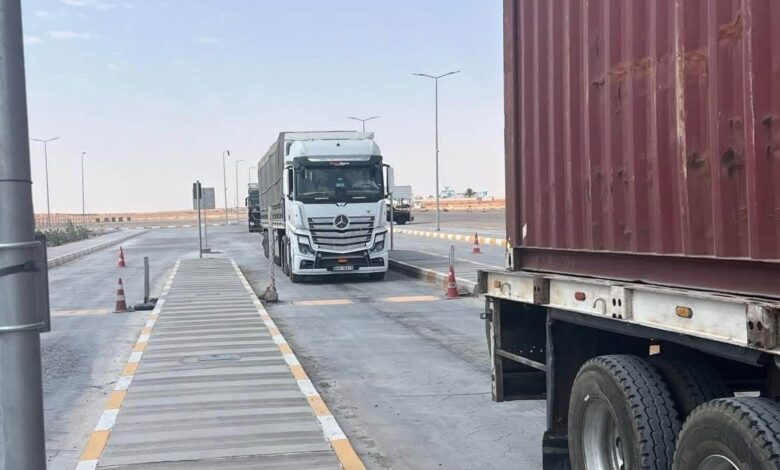 الأنبار توجه نصف عوائد محطات الوزن المحورية لصيانة الطرق والجسور