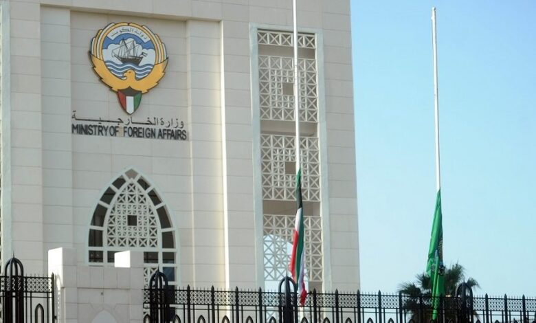 الكويت تدين الهجمات الإيرانية على مواقعها وتؤكد حقها في الرد
