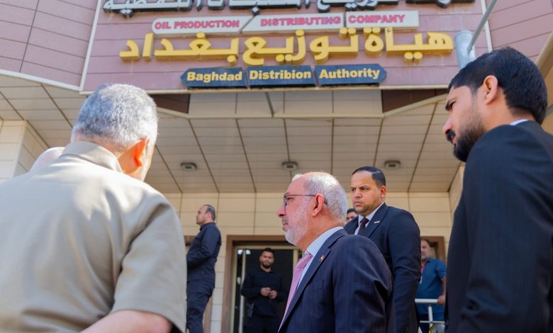 وزير النفط يشدد على انسيابية تجهيز الوقود خلال جولة ميدانية في بغداد